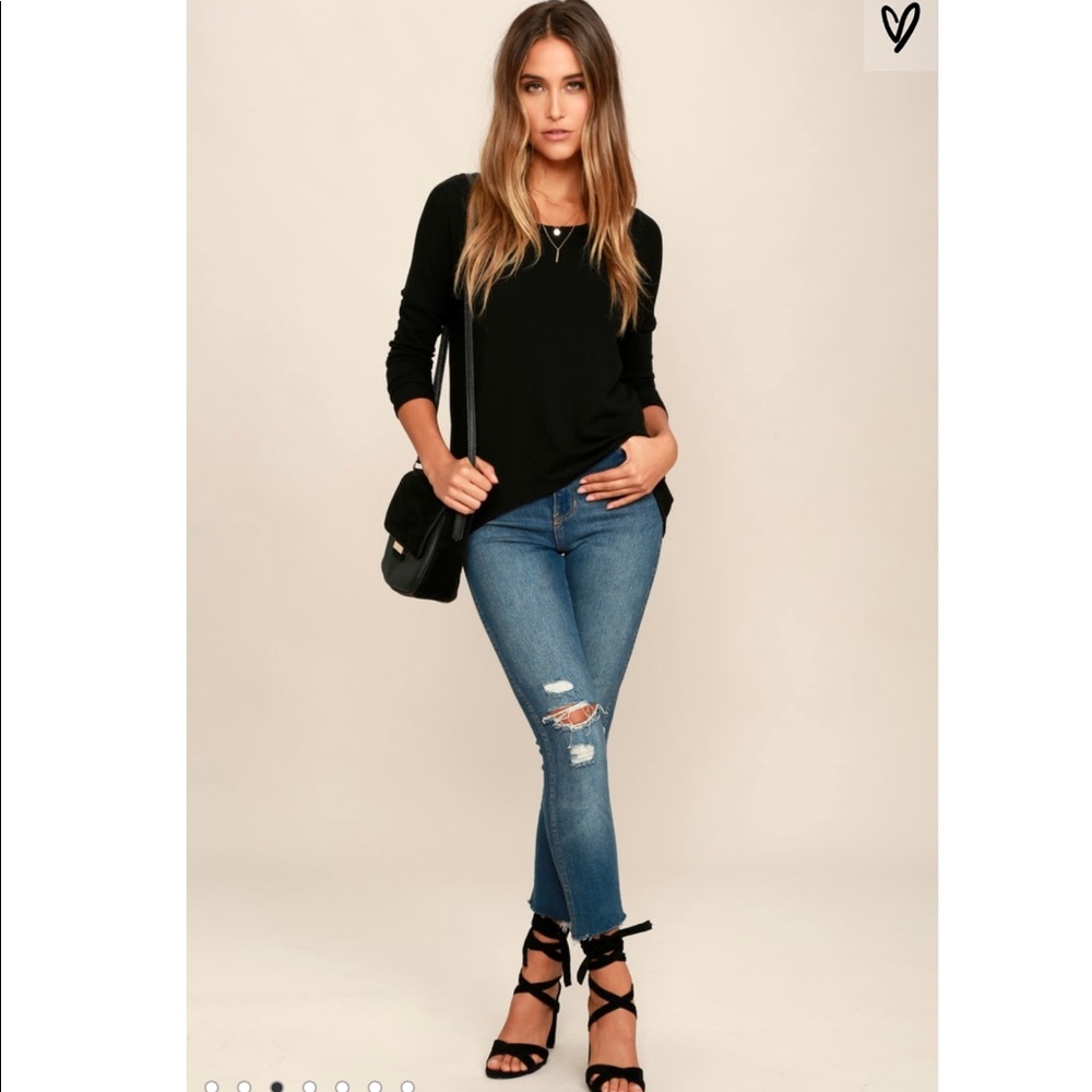 - Lulu’s Zip To My Lou Black Back Zipper Sweater